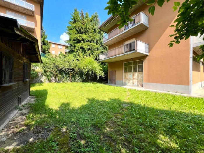 Casa con 6 locali in vendita in Via Provinciale, Centro, Albino