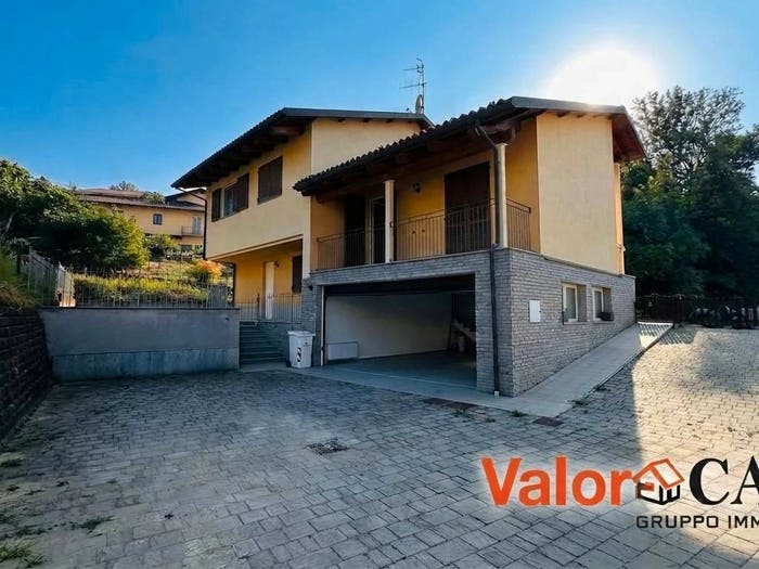 Casa in vendita in Centro, La Morra