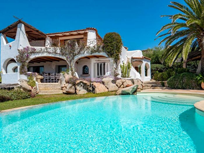 Casa con 6 locali in vendita in Via degli Oleandri, Golfo Aranci