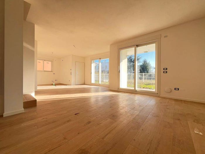 Casa quadrilocale in vendita in Via Guido Negri, Centro, Abano Terme