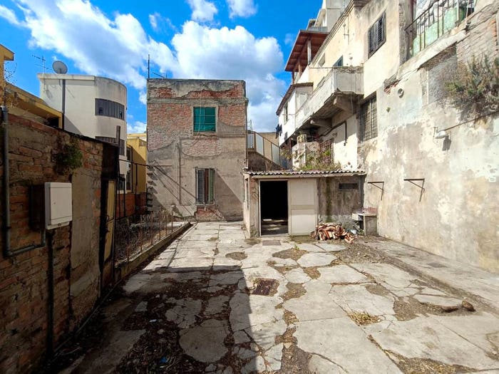 Casa con 6 locali in vendita in Via consolare valeria, Tremestieri Pistunina, Messina