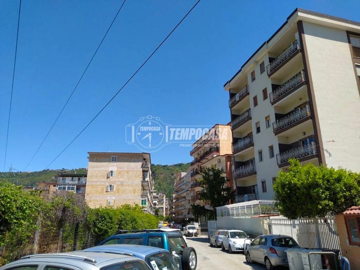 Appartamento quadrilocale in vendita in Via Parmenide, Pianura, Napoli