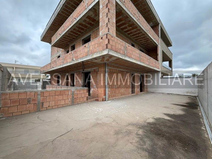 Appartamento quadrilocale in vendita in Via Castagnola, Parete