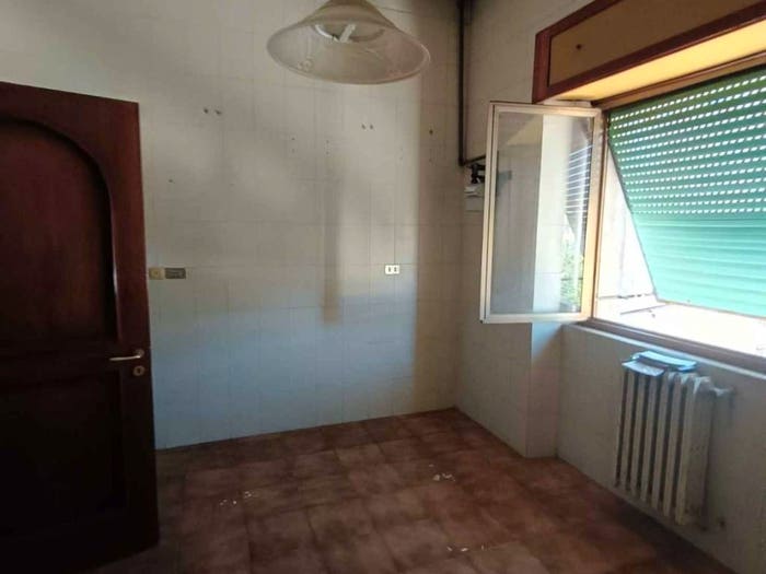 Appartamento quadrilocale in vendita in Via Cardinale Annibale da Ceccano, Centro Storico Corso Trieste, Caserta