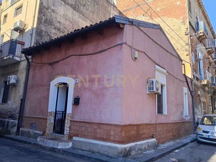 Casa trilocale in vendita in Via Ferlito, Palestro, Catania
