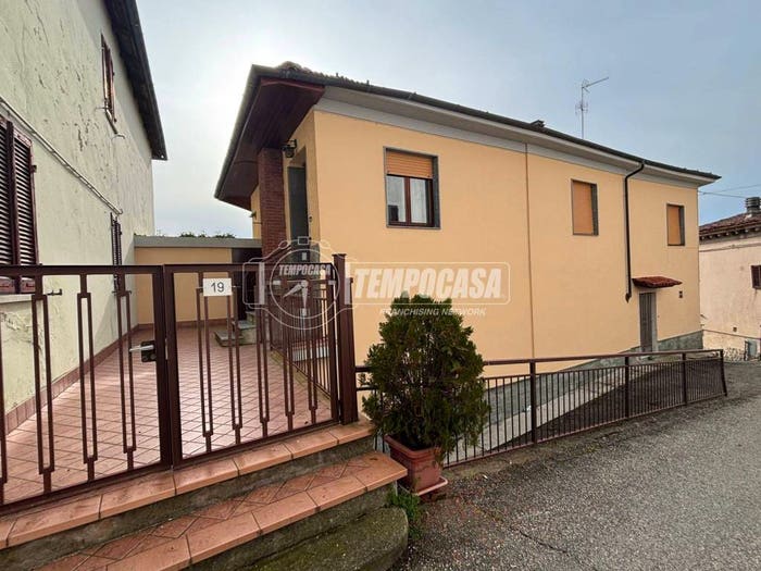 Casa con 6 locali in vendita in Via Roma, Treville