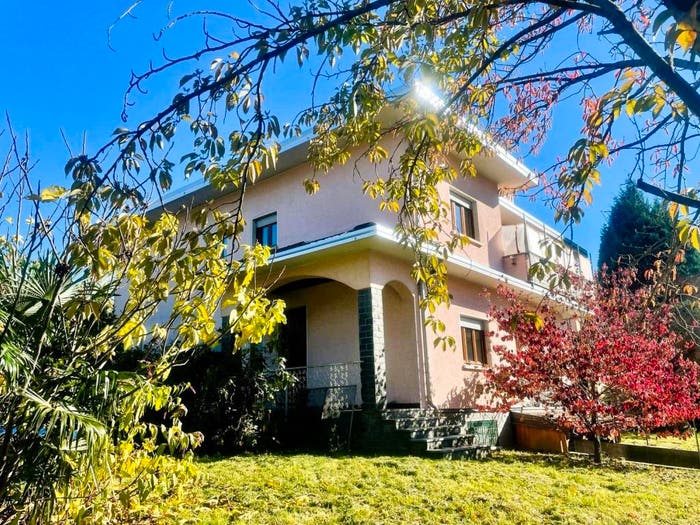 Casa con 6 locali in vendita in Via Roma, Centro, Castronno