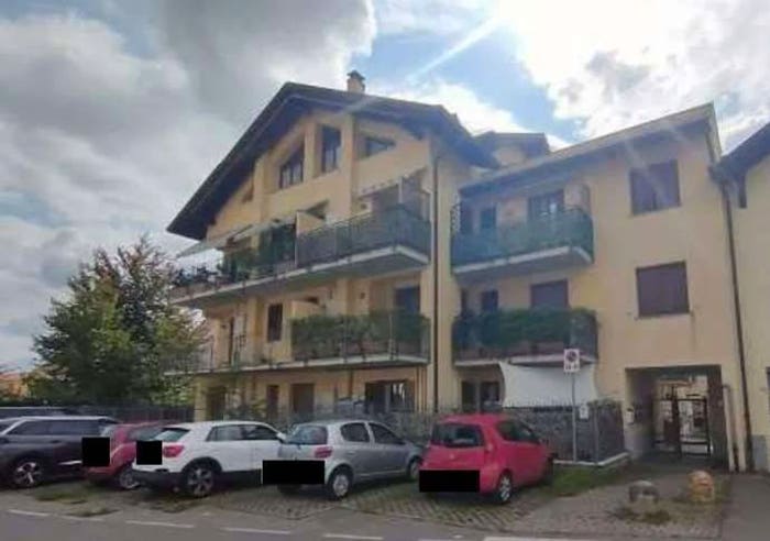Appartamento quadrilocale in vendita in Via Damiano Chiesa, Centro, Marnate