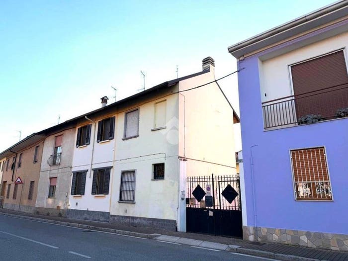 Casa bilocale in vendita in Via Roma, Centro, Arluno