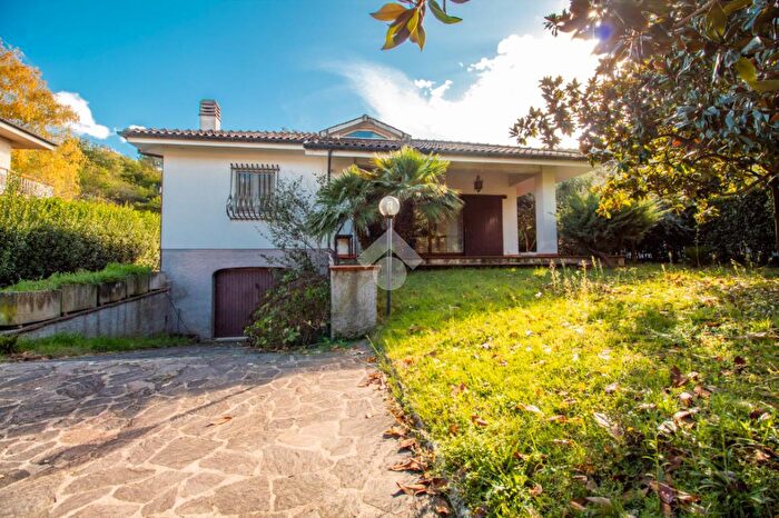 Casa quadrilocale in vendita in Viale Aldo Moro, Borgo Velino