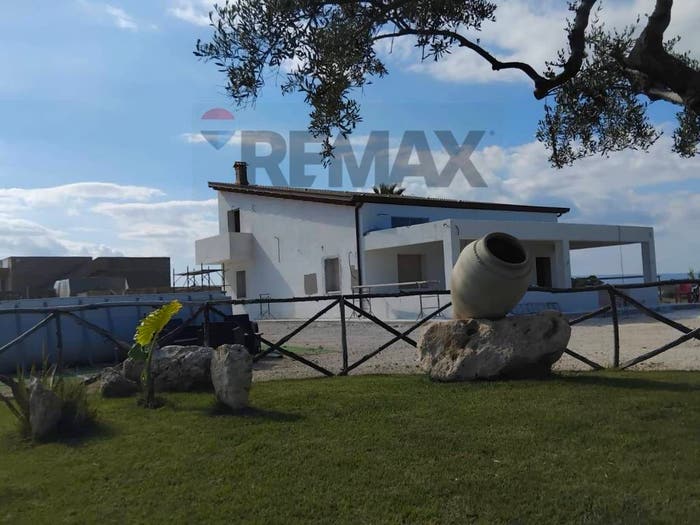 Casa con 6 locali in vendita in Via Dello Stadio, Pachino