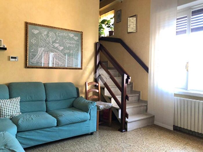 Casa quadrilocale in vendita in Via Dante Alighieri, Centro, Arluno