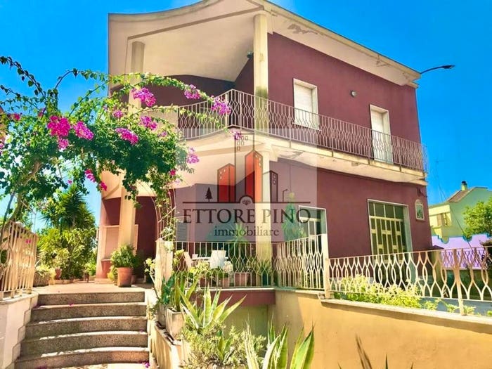 Casa con 6 locali in vendita in Via Roma No Number, Collepasso