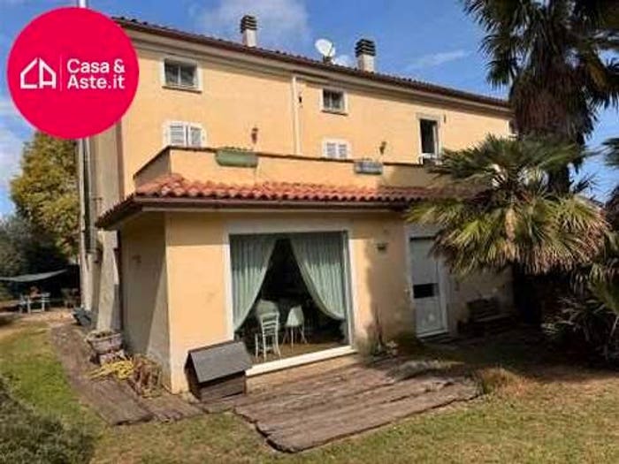 Casa con 6 locali in vendita in Via Trinità, Centro, Montegranaro