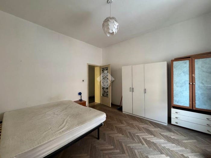Appartamento con 5 locali in vendita in Viale C Sigonio, Viali, Modena