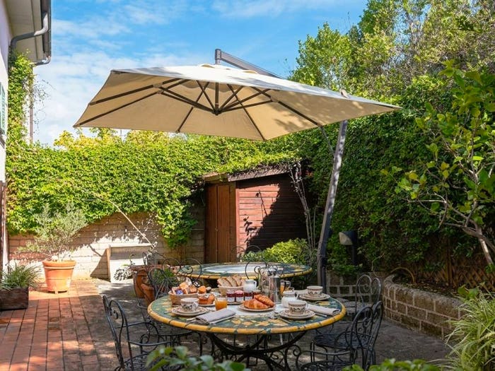 Casa con 6 locali in vendita in Via del Pino, Montenero Basso Montenero Alto, Livorno