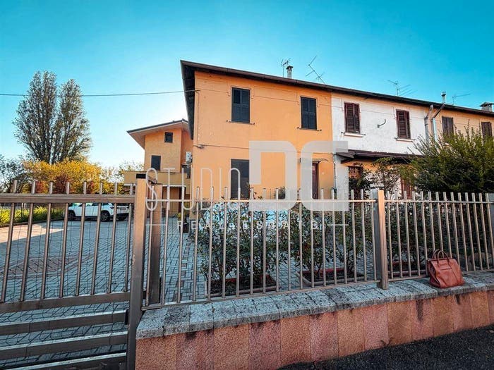 Casa quadrilocale in vendita in Via Martinelli, Cesano Maderno