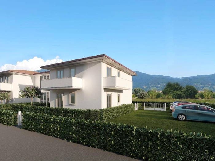 Appartamento trilocale in vendita in Viale Roma, Marina di Massa Centro, Massa