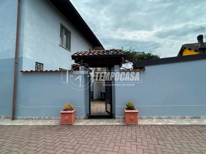 Casa trilocale in vendita in Via Fioravanti, Centro, Garlasco