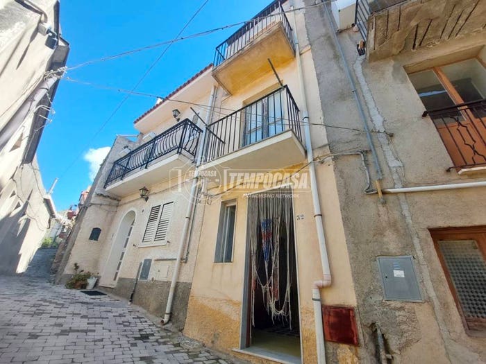 Casa quadrilocale in vendita in Via San Sebastiano, Centro, Tripi Abakainon