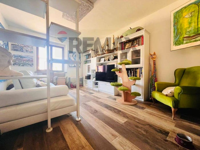Appartamento trilocale in vendita in Castellina Marittima
