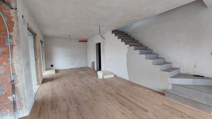 Casa con 6 locali in vendita in Catona, Arezzo