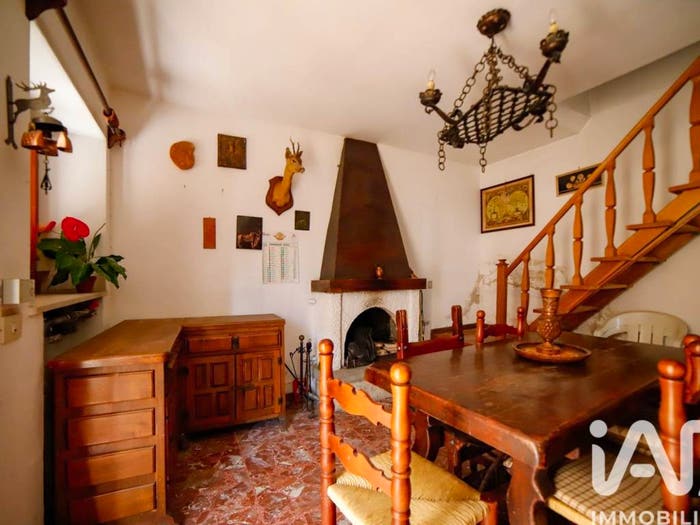 Casa con 5 locali in vendita in Via TORQUATO TASSO, Centro, Castell'Azzara