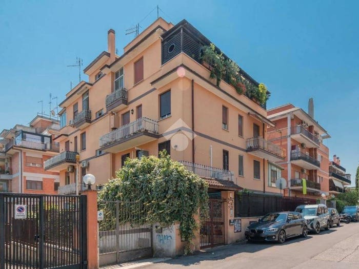Appartamento trilocale in vendita in Via Andrea Barbazza, Torrevecchia, Roma