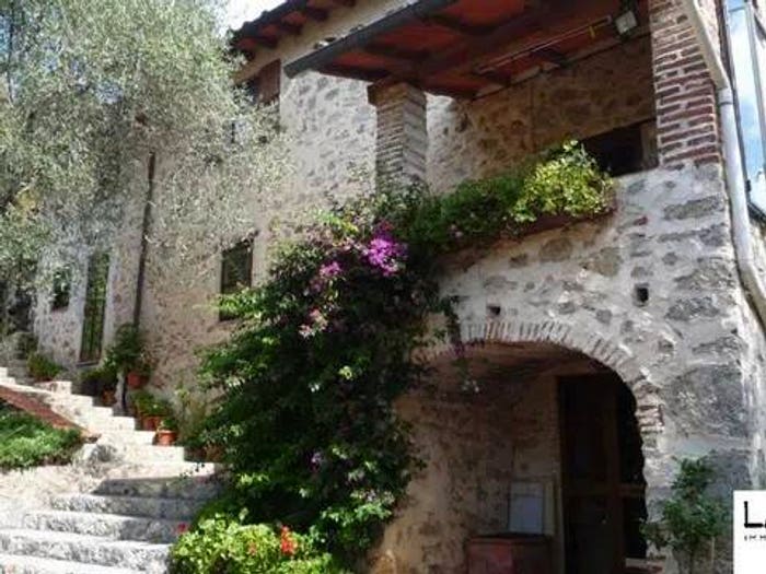 Casa con 6 locali in vendita in Camaiore Paese, Camaiore