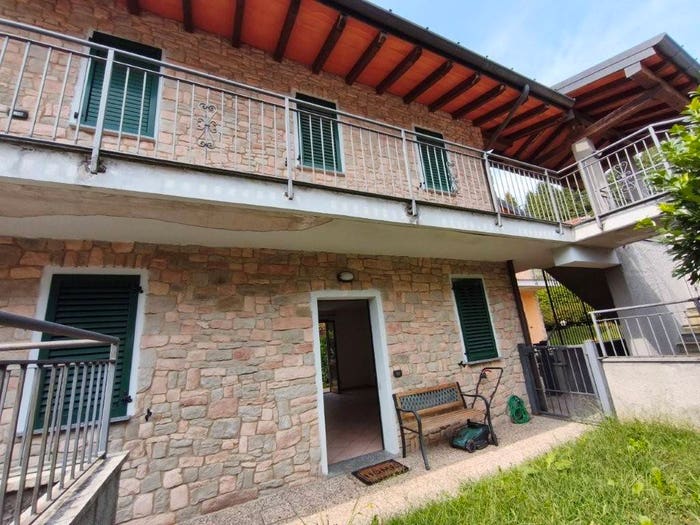 Appartamento trilocale in vendita in Via Privata Gragna, Bosco Valtravaglia, Montegrino Valtravaglia
