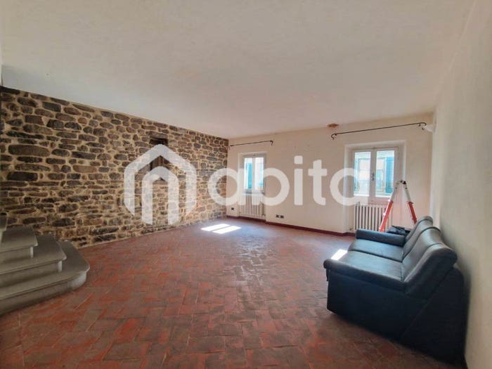 Casa con 5 locali in vendita in VIA VITTORIO VENETO, Castelfranco Di Sopra, Castelfranco Piandisco