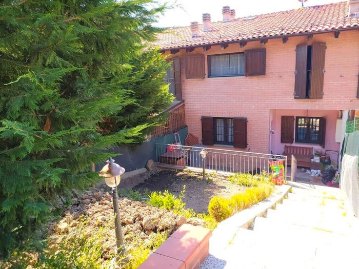 Casa trilocale in vendita in Via Varsellane, Monte San Pietro
