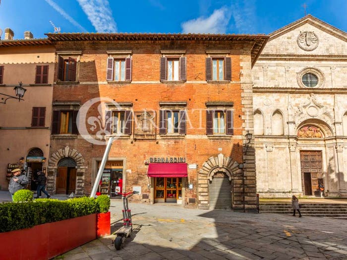 Casa con 6 locali in vendita in Via di Gracciano nel Corso, Centro, Montepulciano