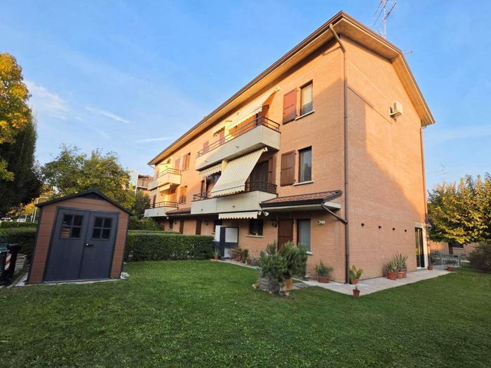 Casa con 6 locali in vendita in Via Nino Ibatici, Marmirolo Bagno, Reggio Emilia