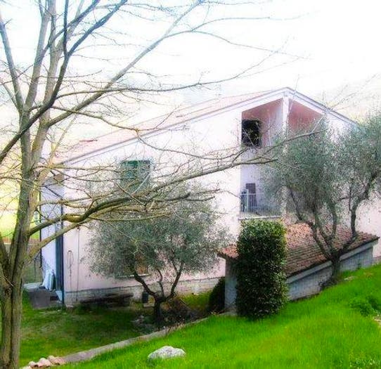 Casa con 5 locali in vendita in Calatabiano, Lenola