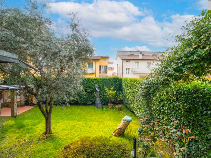 Casa con 6 locali in vendita in Via Guglielmo Oberdan, Centro, Cernusco sul Naviglio
