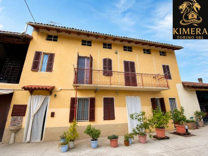 Casa con 6 locali in vendita in Via Camillo Benso di Cavour, Frassineto Po