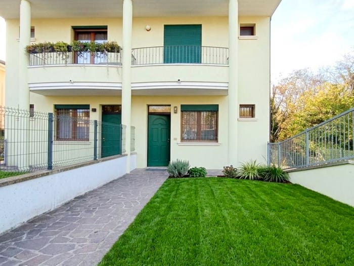 Casa con 5 locali in vendita in Località Artessura, Centro, Adria