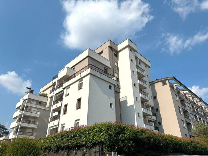 Appartamento bilocale in vendita in Via Novembre, Centro, Caronno Pertusella