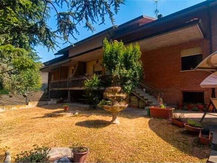 Casa con 6 locali in vendita in Garofano, Savignano sul Panaro