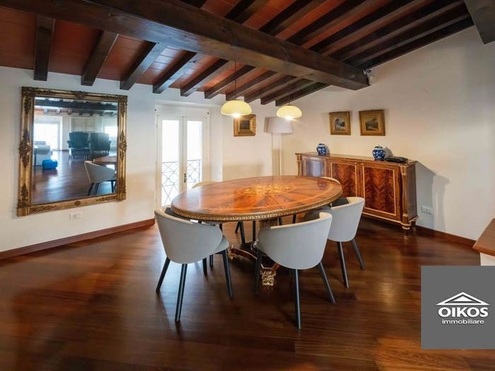 Casa con 6 locali in vendita in Via Porto Vecchio, Centro Storico, Desenzano del Garda