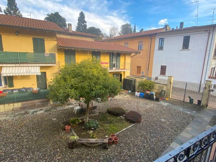 Casa trilocale in vendita in Via Monte Grappa, Comabbio