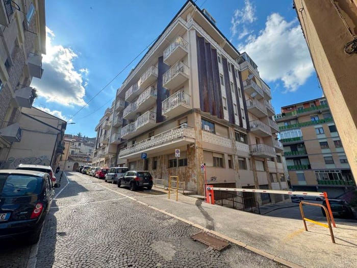 Appartamento trilocale in vendita in Via Larino, Centro Storico, Campobasso