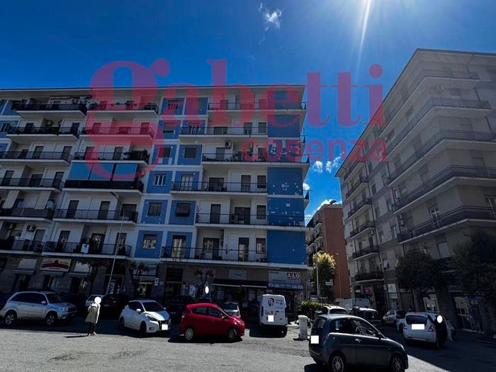 Appartamento trilocale in vendita in Cosenza via delle Medaglie d'Oro ORO, Centro, Cosenza