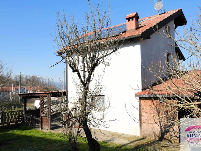 Casa con 6 locali in vendita in Località Costalupara, Dego