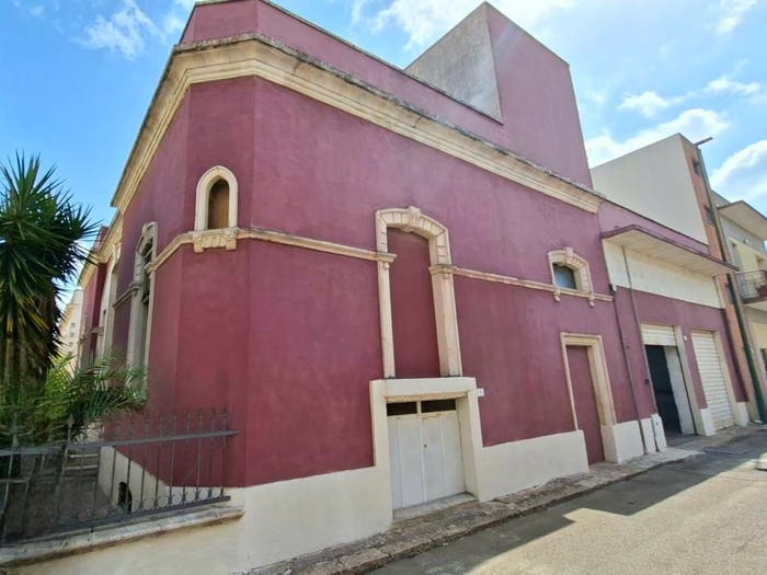 Casa con 6 locali in vendita in Via Roma, Collepasso