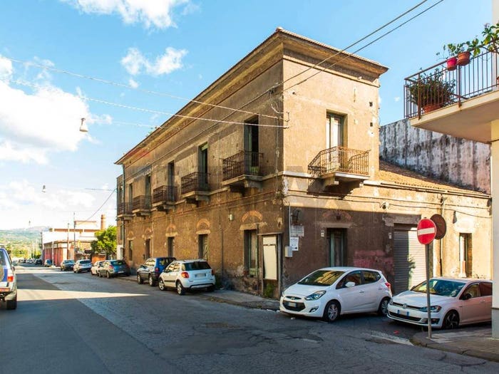 Casa con 6 locali in vendita in Centro, Riposto