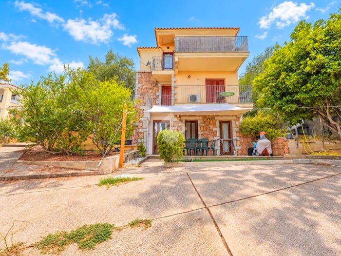 Casa quadrilocale in vendita in Via del Cinto, Pittulongu, Olbia