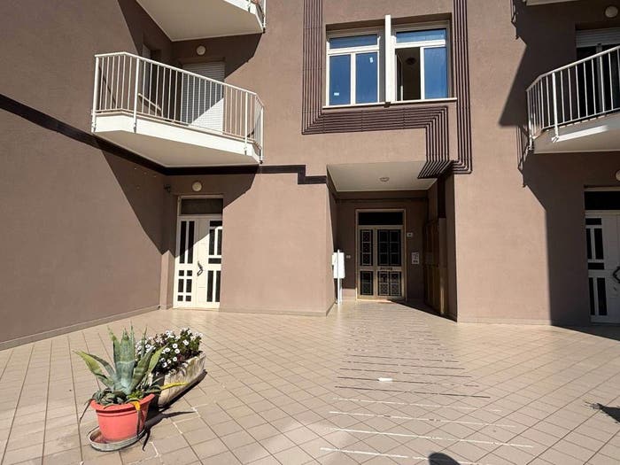 Appartamento con 5 locali in vendita in Via Ponte Cavalcavia, Centro, Notaresco