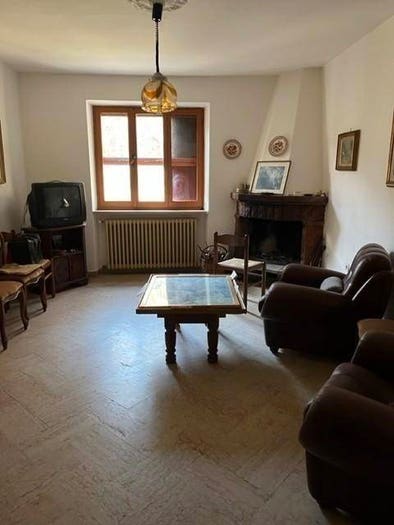 Casa con 5 locali in vendita in Fosdinovo